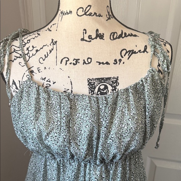 Sleeveless Dress - Picture 2 of 13